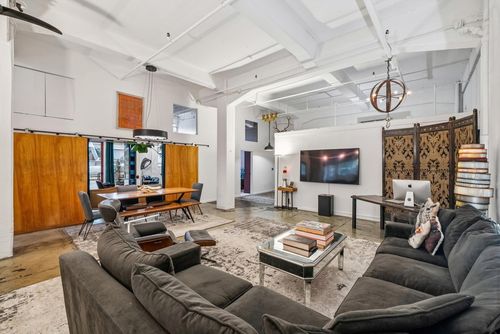 2825b-958 28th St, Oakland, CA, 94608-4573 | Card Image