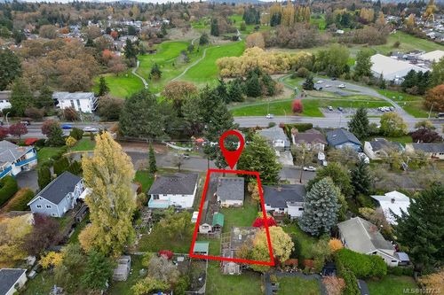 1467 Finlayson Pl, Victoria, BC, V8T2V8 | Card Image
