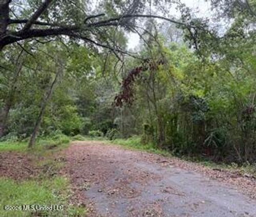 3213 11th Ave, Gulfport, MS, 39501-6304 | Card Image