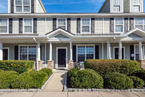 905 Hemingway Cir, Summerville, SC, 29483-8057 | Card Image