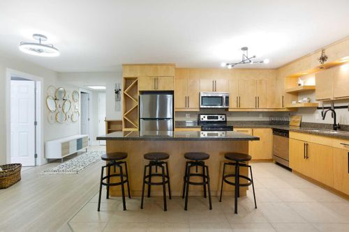 102-350 4 Ave Ne, Calgary, AB, T2E0J3 | Card Image