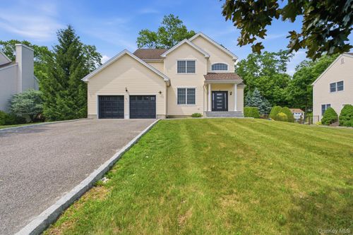 28 Hynard Pl, Baldwin Place, NY, 10505-2015 | Card Image