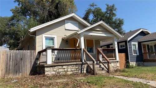 2104 E 59th St, Kansas City, MO, 64130-3414 | Card Image