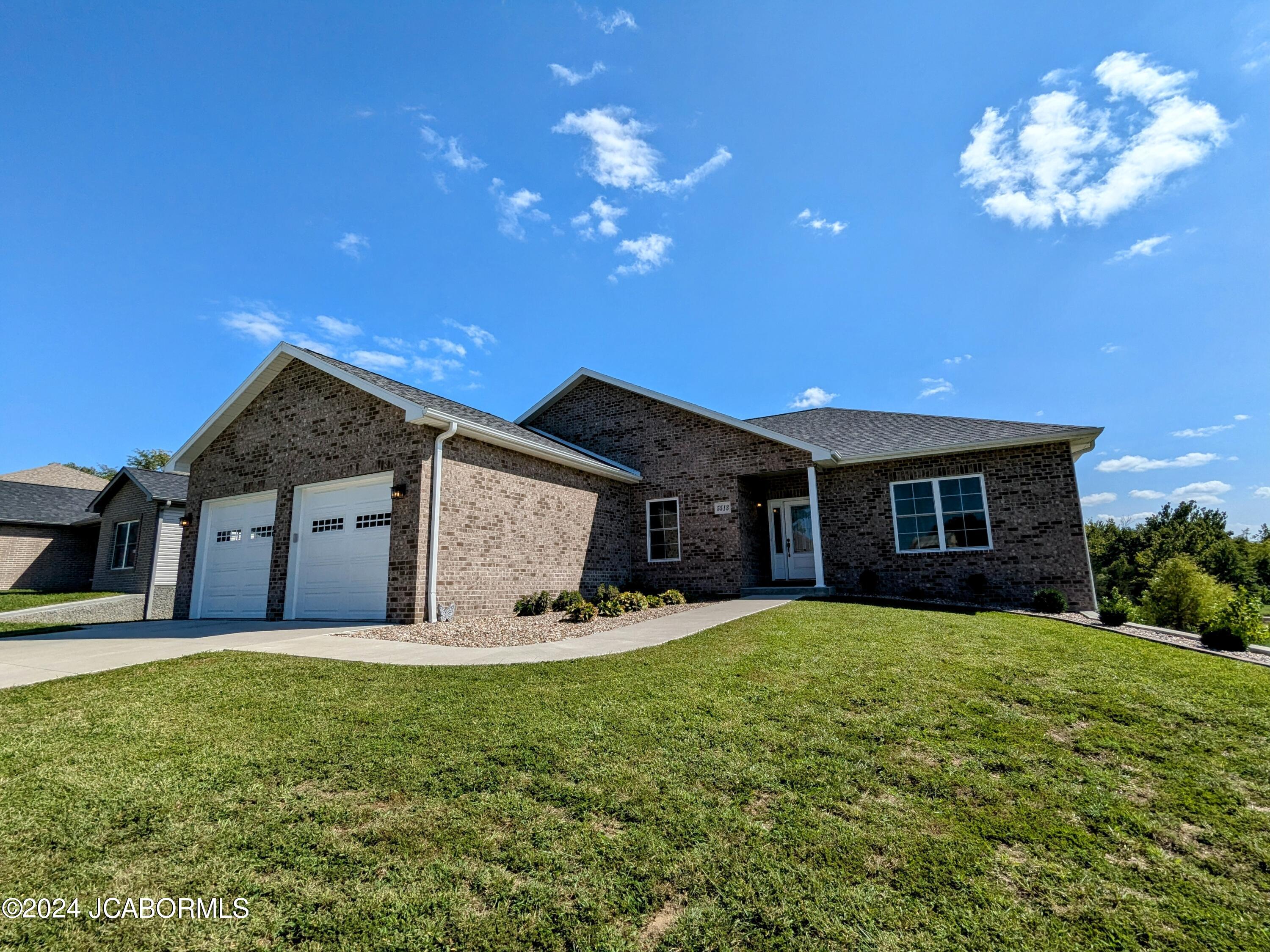 Kenview Dr, Jefferson City, MO 65109