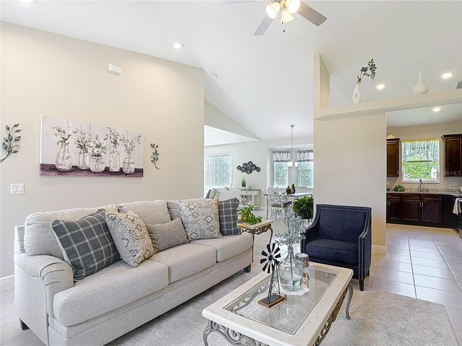 12323 House Finch Rd, House other with 3 bedrooms, 2 bathrooms and null parking in WEEKI WACHEE FL | Image 5