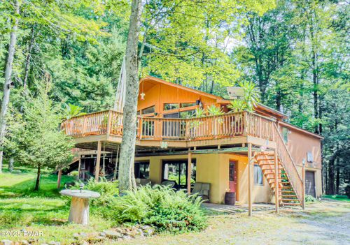 111 S Knob Rd, Greentown, PA, 18426-3702 | Card Image