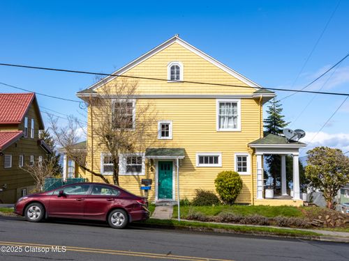 997 16th St, Astoria, OR, 97103-3712 | Card Image