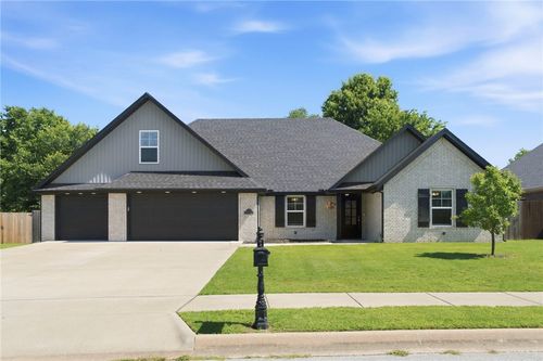 301 Grand Ct, Siloam Springs, AR, 72761-3144 | Card Image