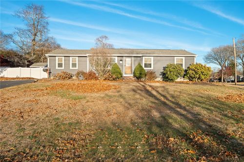 69 Hilton Road, Warwick, RI, 02889 | Card Image