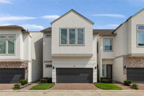 147 Knightsbridge Park Ln, Houston, TX, 77018-2307 | Card Image