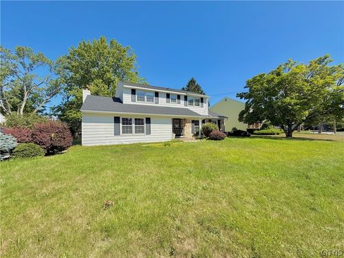 7 Berrywood Rd, Liverpool, NY, 13090-2407 | Card Image