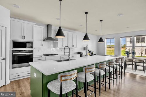 428 Meadow Creek Dr, BOWIE, MD, 20716-3584 | Card Image