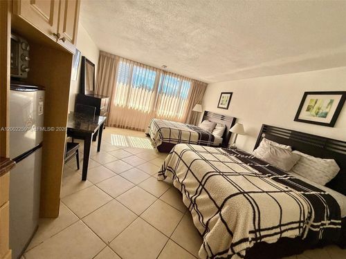 241-19201 Collins Ave, Sunny Isles Beach, FL, 33160-2202 | Card Image