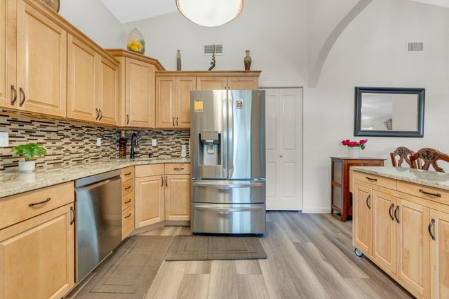 4389 Willow Pond Cir, Condo with 2 bedrooms, 2 bathrooms and null parking in West Palm Beach FL | Image 4