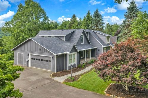 458 Fairway Ridge Dr, West Jefferson, NC, 28694-8100 | Card Image