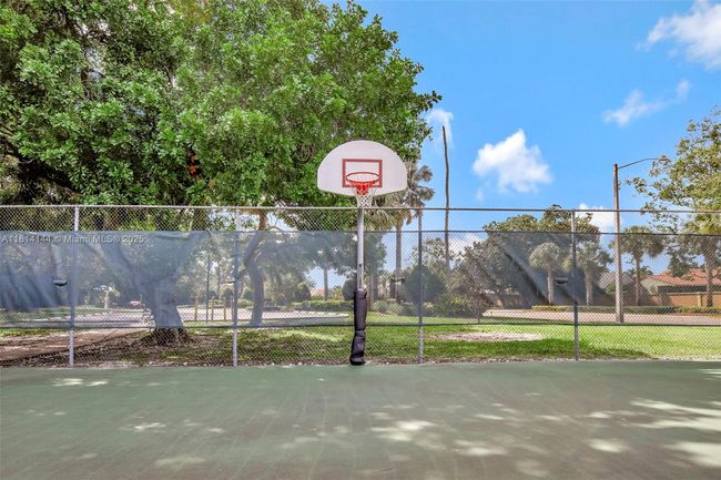 APT-101 - 9510 Seagrape Dr, Condo with 3 bedrooms, 2 bathrooms and null parking in Davie FL | Image 70