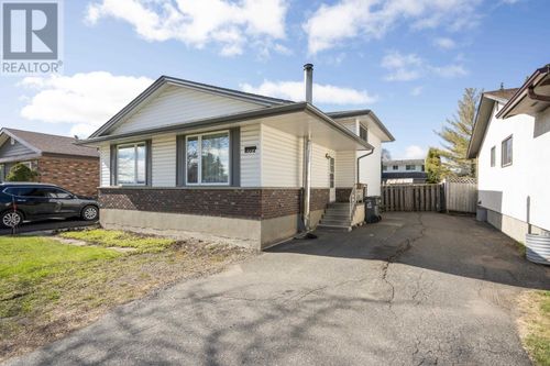 287 County Blvd, Thunder Bay, ON, P7A7M9 | Card Image