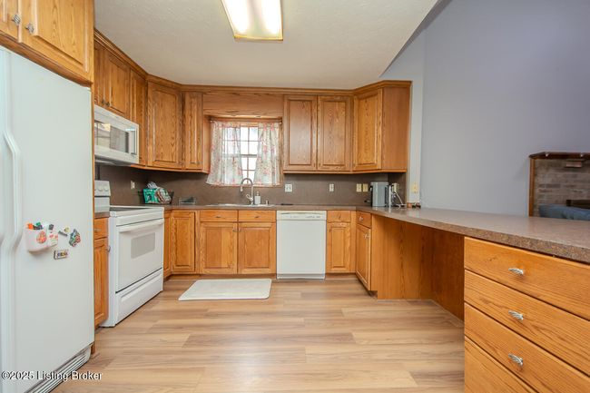 9010 Green Garden Ct, House other with 3 bedrooms, 2 bathrooms and null parking in Louisville KY | Image 21