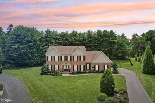8 Heatherstone Way, THORNTON, PA, 19373-1135 | Card Image