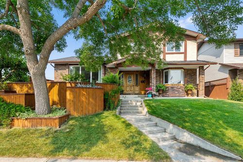 152 Templewood Rd Ne, Calgary, AB, T1Y4G9 | Card Image