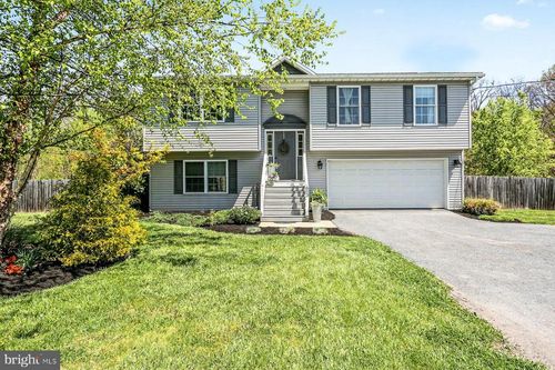803 Siddonsburg Rd, LEWISBERRY, PA, 17339-9748 | Card Image