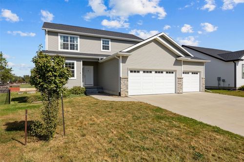 519 Ashton Dr Ne, Mount Vernon, IA, 52314-1207 | Card Image