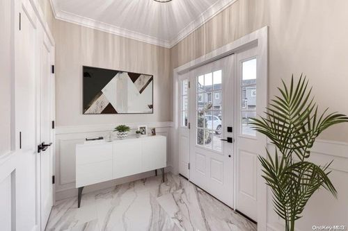 18-18 Ocean Watch Ct, Freeport, NY, 11520-5742 | Card Image