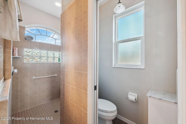Primary Bathroom | Image 25