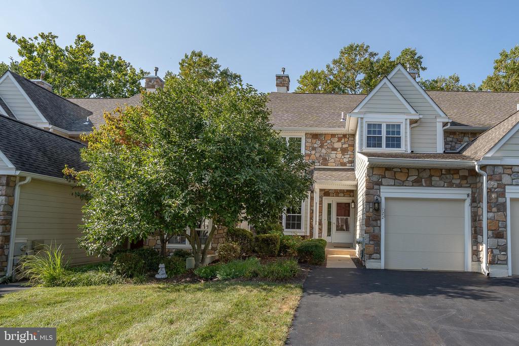 Daylesford Blvd, Berwyn, PA 19312