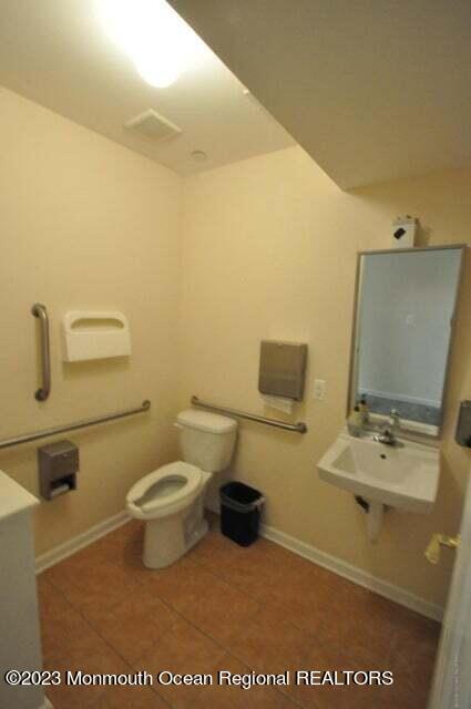 Commercial Lease in Red Bank 5