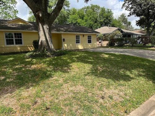 10101 Rebel Rd, Houston, TX, 77016-3936 | Card Image