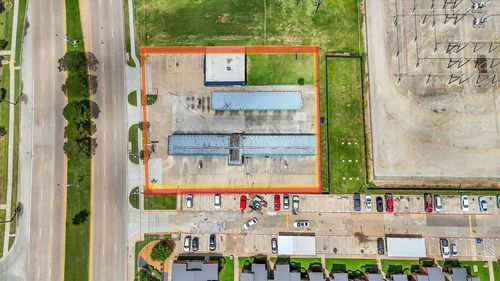 2235 E Pioneer Pkwy, Arlington, TX, 76010-5017 | Card Image