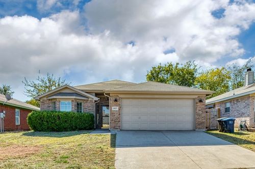9937 Long Rifle Dr, Fort Worth, TX, 76108-4171 | Card Image