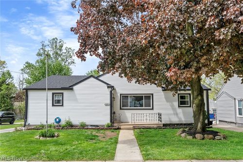 1772 High St, Cuyahoga Falls, OH, 44221-4004 | Card Image