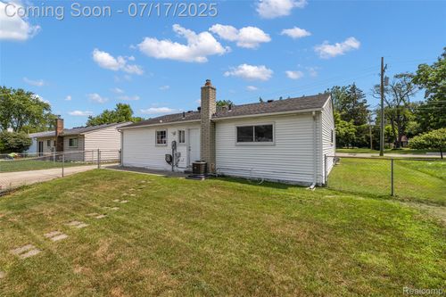 41627 Saal Rd, Sterling Heights, MI, 48313-3567 | Card Image