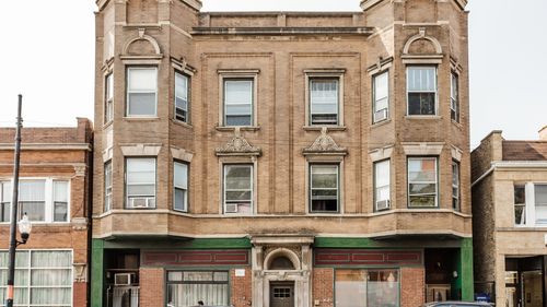 1e-2939 W Belmont Ave, Chicago, IL, 60618-6081 | Card Image