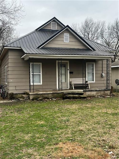 724 E 18th St, Pittsburg, KS, 66762-3321 | Card Image