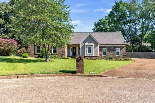 636 N Fox Chase Cv, Collierville, TN, 38017 | Card Image