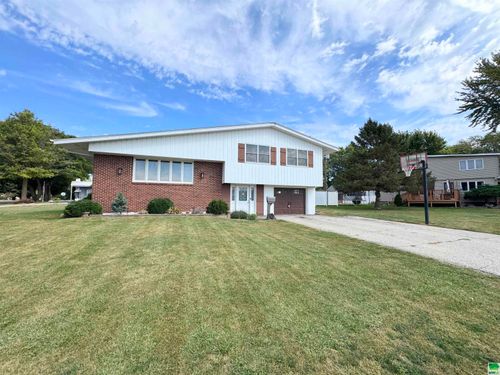 1305 Shoreway Rd, Storm Lake, IA, 50588-3015 | Card Image