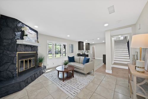 1213 Walker Dr, Hurst, TX, 76053-6327 | Card Image