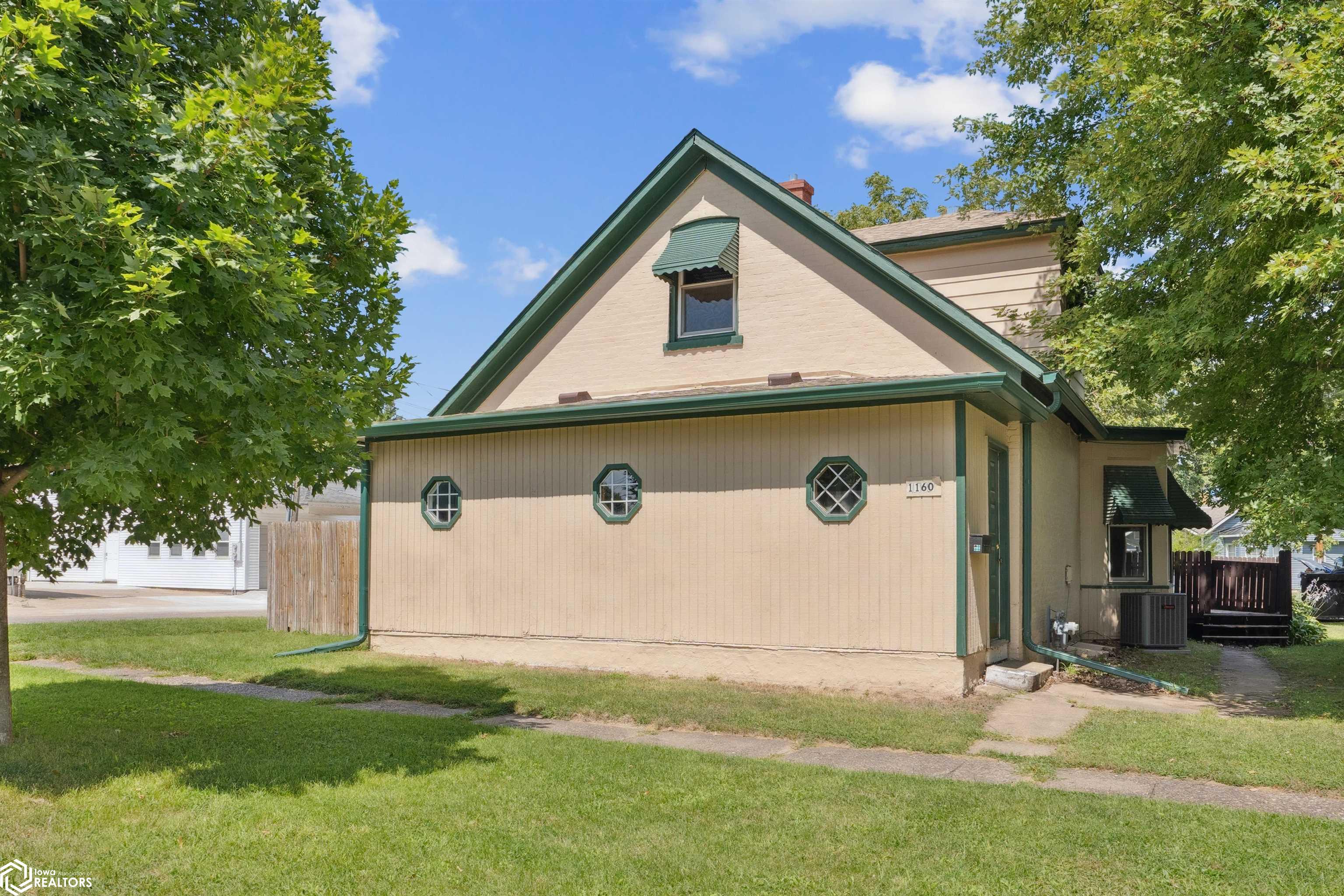 Ash St, Burlington, IA 52601