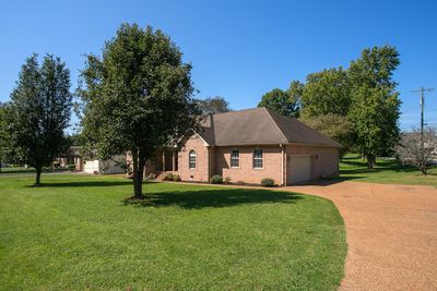 100 Gayle Dr, House other with 3 bedrooms, 2 bathrooms and 2 parking in Old Hickory TN | Image 3