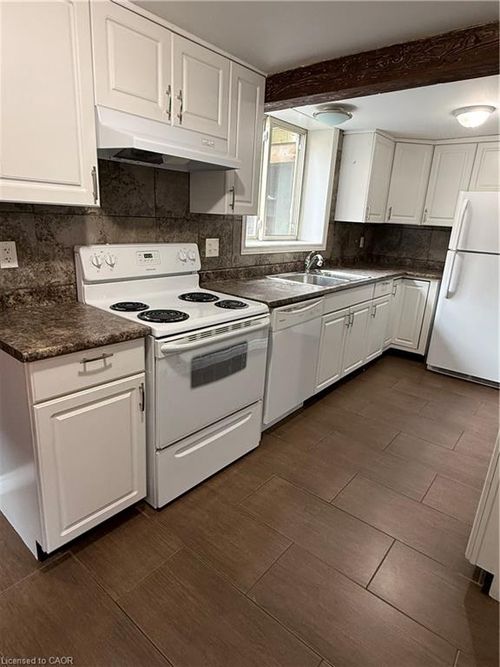 7-947 Main St E, Hamilton, ON, L8M1M9 | Card Image