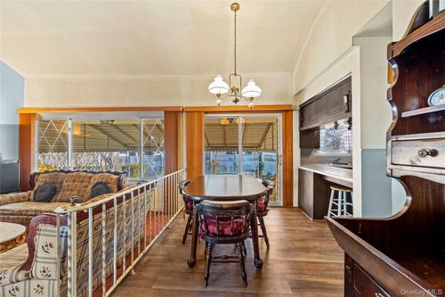 251 1st Ave, Massapequa Park, NY, 11762-1848 | Card Image