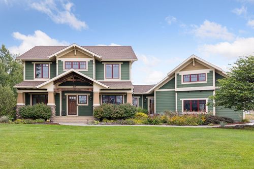 2592 Saint Peter Ln, Rochester, MN, 55902-5004 | Card Image