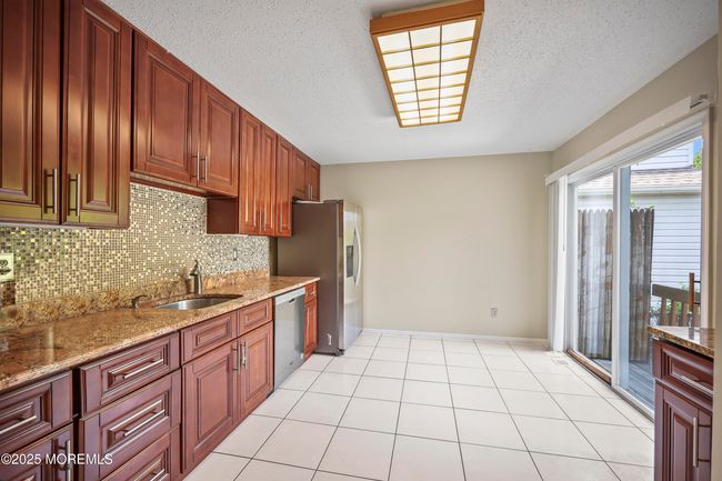 17 Kingfisher Ct, House other with 3 bedrooms, 4 bathrooms and null parking in Marlboro NJ | Image 4