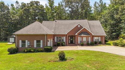 915 Clifftview Rd, Bolivar, TN, 38008-8323 | Card Image