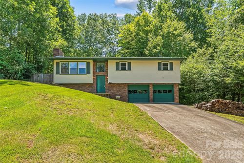 32 Swanns View Dr, Marion, NC, 28752-5973 | Card Image