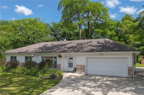 34775 Aurora Rd, Solon, OH, 44139-3812 | Card Image