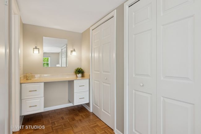 566 Northampton Cir, House other with 4 bedrooms, 3 bathrooms and 6 parking in Elk Grove Village IL | Image 10